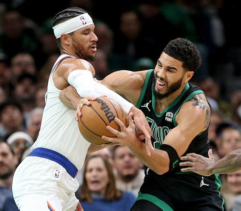 Jayson Tatum takes over, defense steps up as Celtics pull away from Knicks